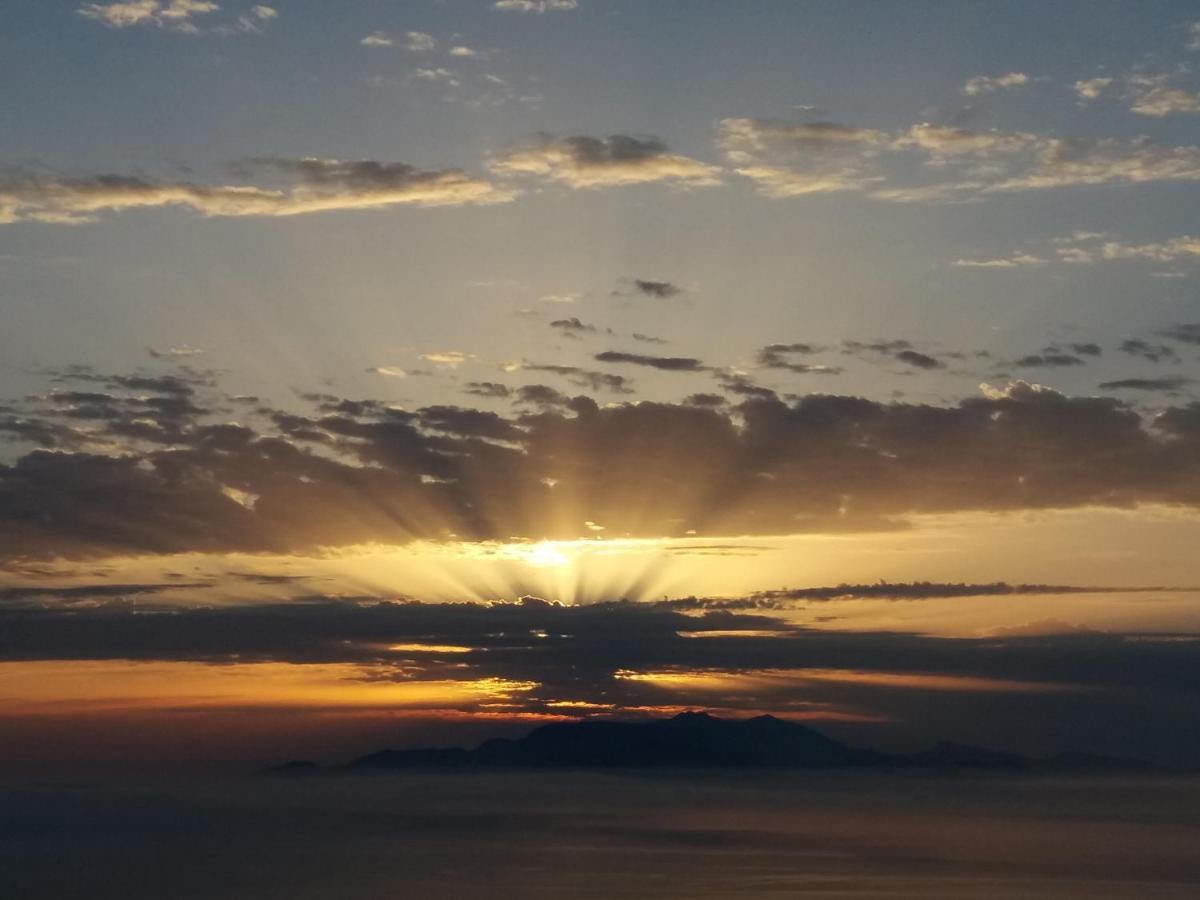 New Guesthouse In Emporios Emporeios  ภายนอก รูปภาพ